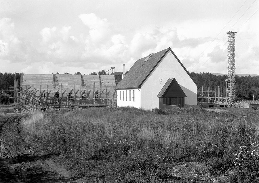 Her ser vi Vikingskipshuset under utbygging. Bildet er tatt i 1928/-29. Foto: Kulturhistorisk museum, UiO / CC BY-SA 4.0