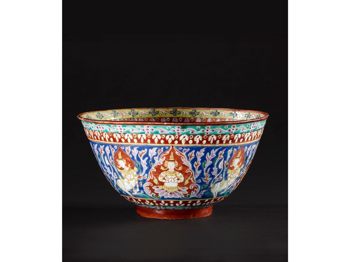 Image may contain: Pottery, Porcelain, Antique, Ceramic, Serveware.