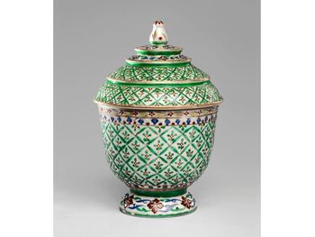 Image may contain: Porcelain, Serveware, Ceramic, Antique, Pottery.