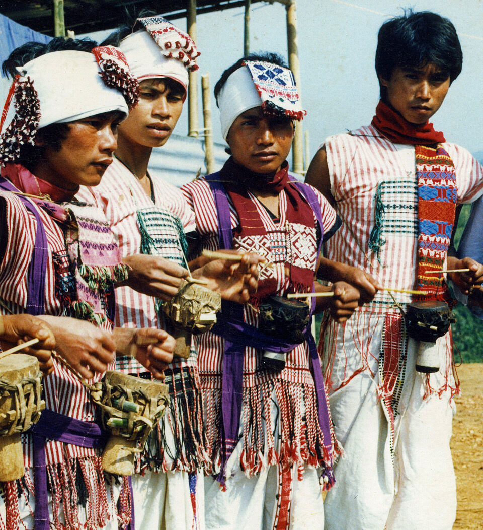 group playing Chengso