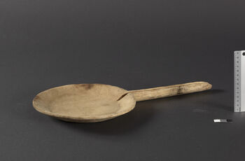 (UEM46937) A tool or utensil used in the process of making rice-based alcoholic beverages, such as rice wine or rice liquor. Material: Wood. Karbi Anglong district.