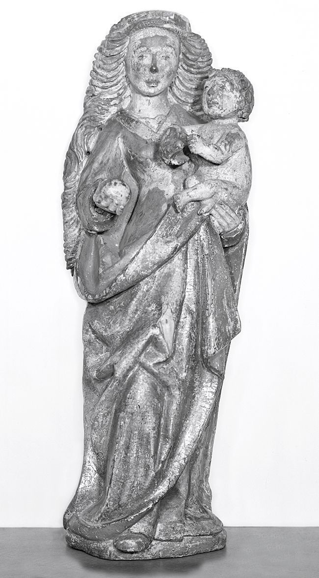 Madonna sculpture from Lisleherad, Telemark. Madonna after cleaning, without the crown. Photo from approx. 1930.