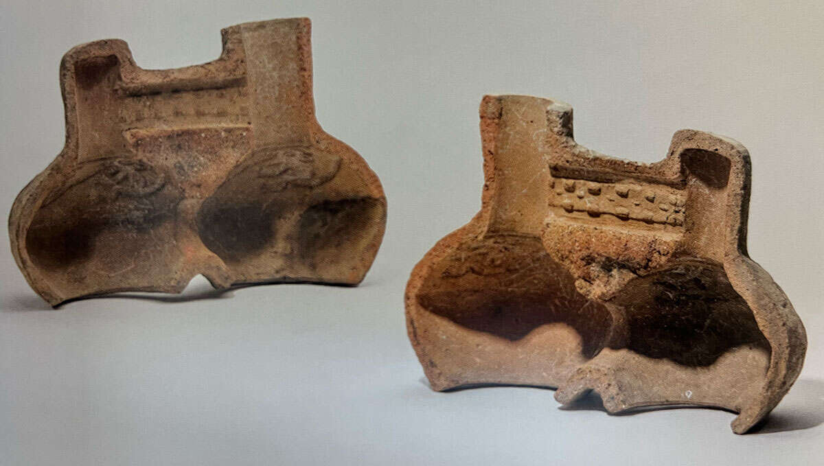Mold for ceramics production