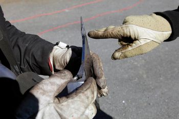 Hand ,Glove ,Safety glove ,Automotive tire ,Knee.