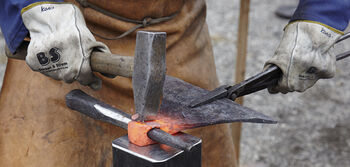 Hand tool ,Anvil ,Wood ,Metalworking hand tool ,Tool.